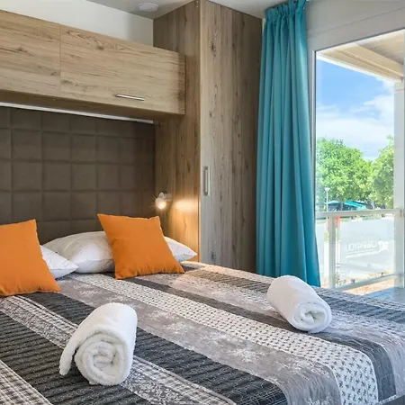 Semesterpark Mobile Homes - Lanterna Premium Tar-Vabriga