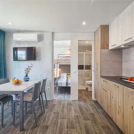 Mobile Homes - Lanterna Premium * Tar-Vabriga