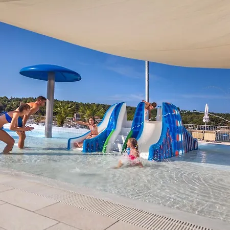 Mobile Homes - Lanterna Premium منتزه العطل Tar-Vabriga